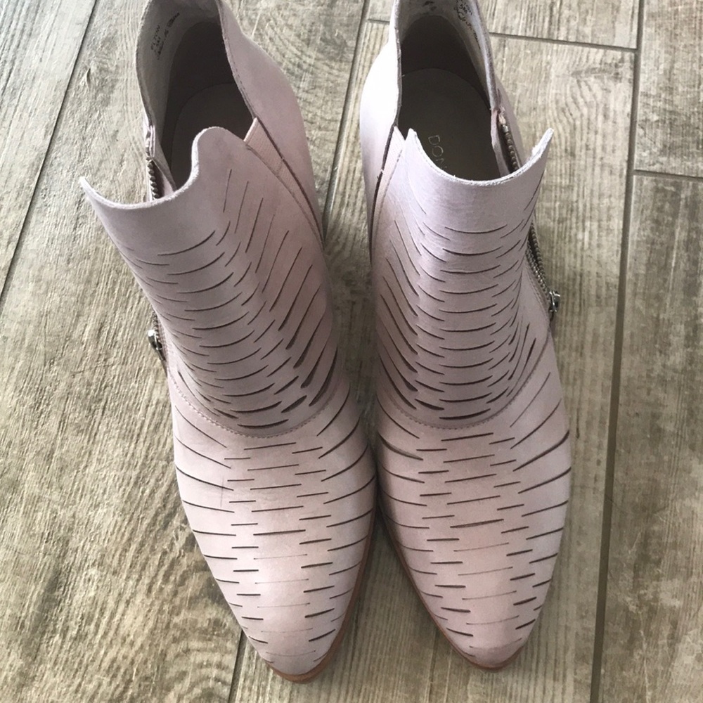 Donald Pliner bootie